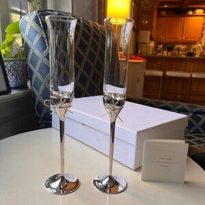 2 Vera Wang "Love Knots" Toasting Champagne Flutes in Box .999 Silver Plated